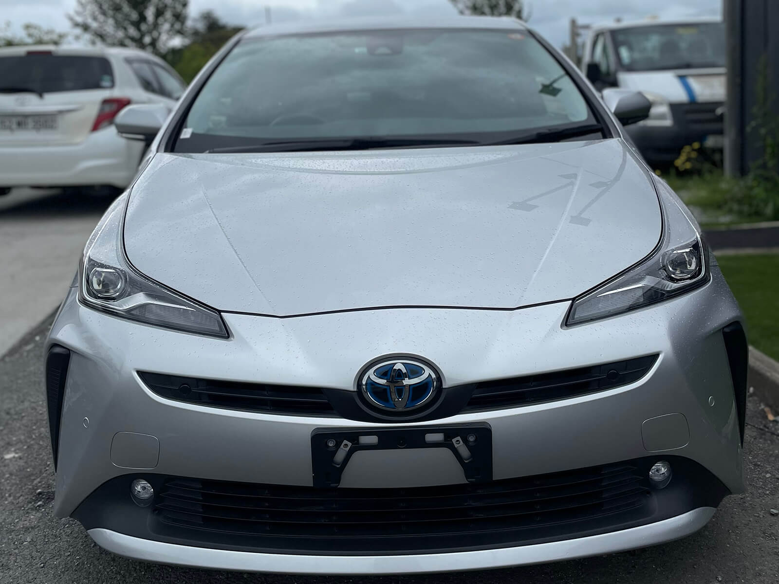 2016 Toyota Prius Alpha 1.8 Hybrid Automatic