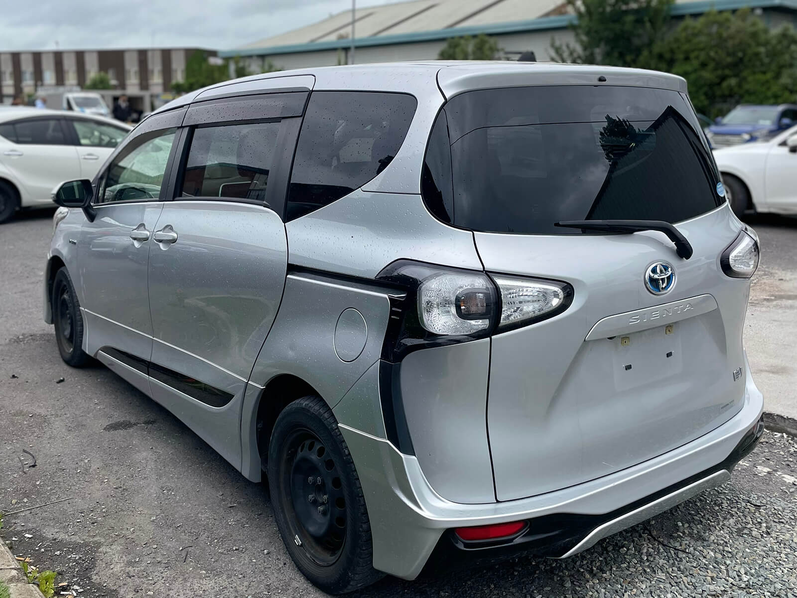 2016 Toyota Sienta 1.5 Hybrid Automatic