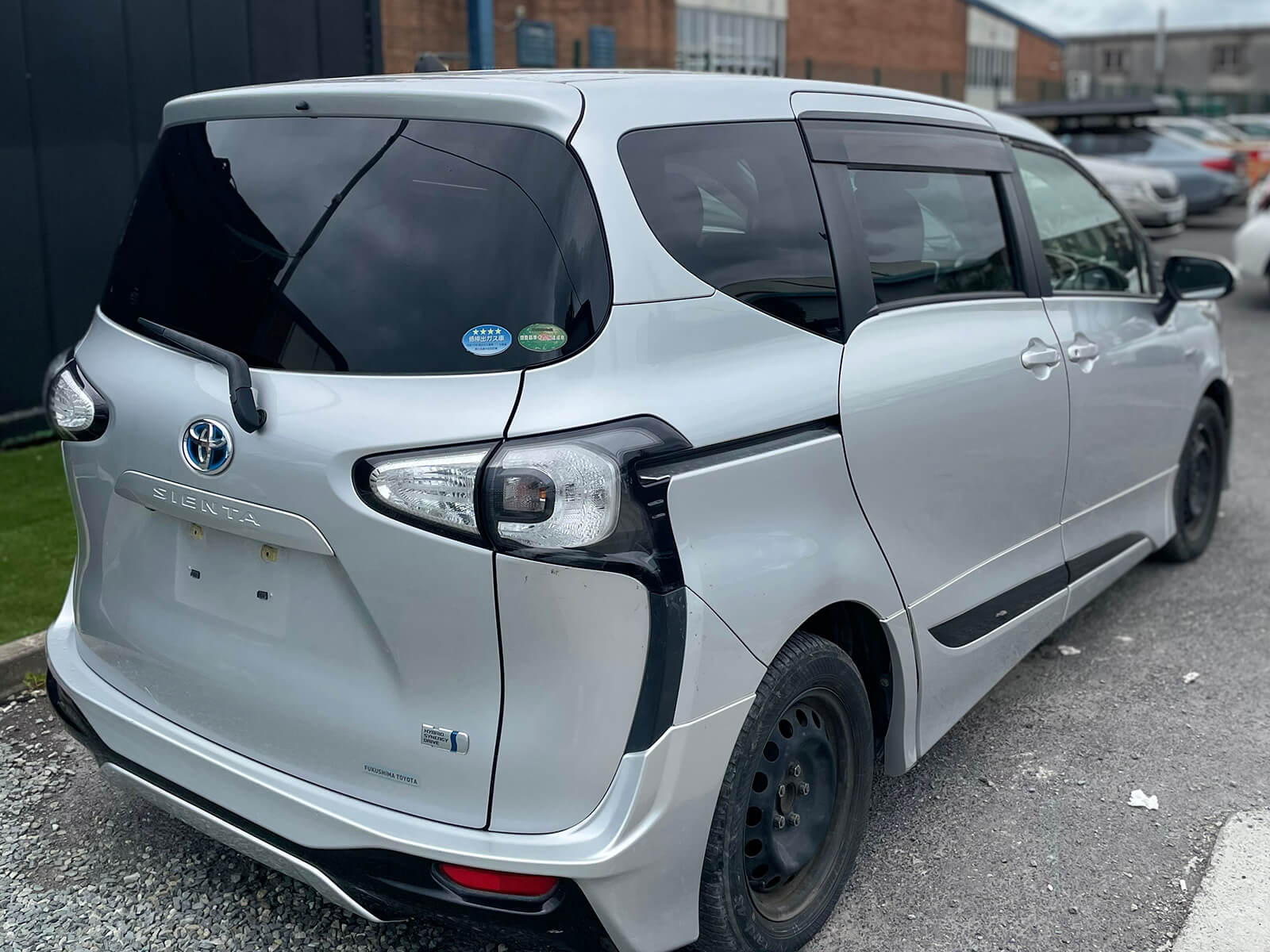 2016 Toyota Sienta 1.5 Hybrid Automatic