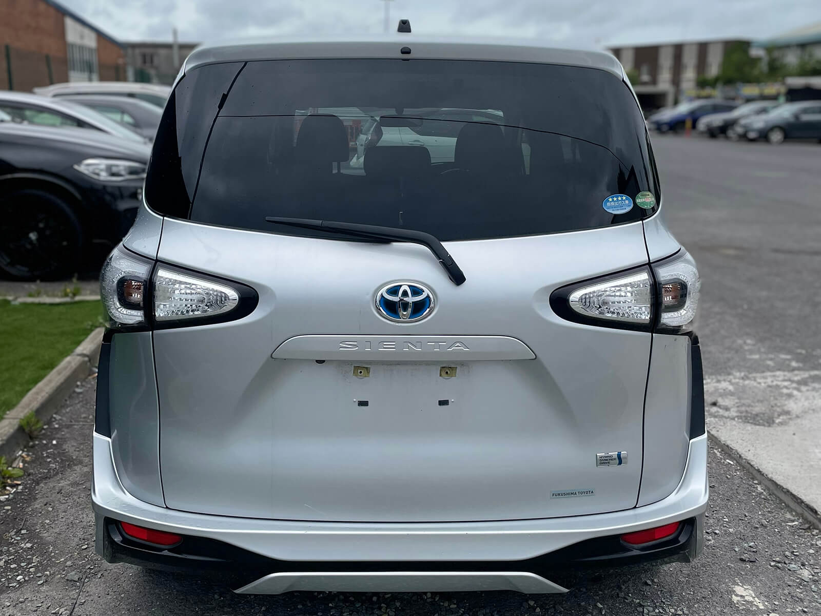 2016 Toyota Sienta 1.5 Hybrid Automatic