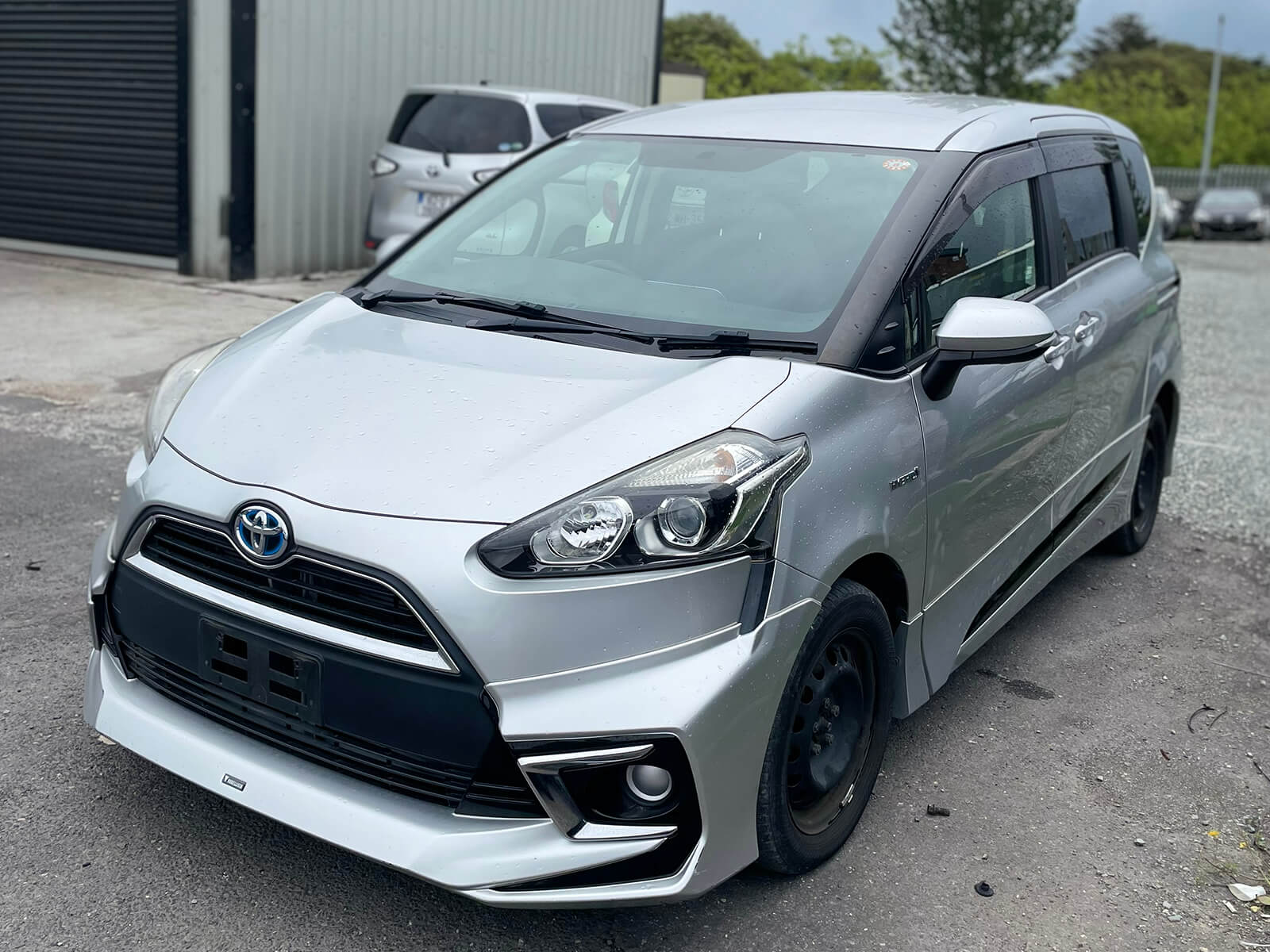 2016 Toyota Sienta 1.5 Hybrid Automatic