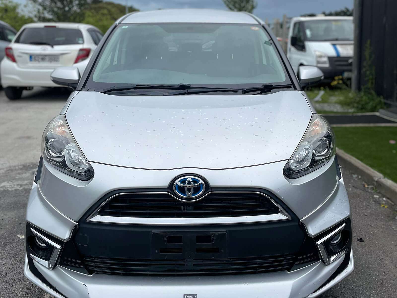 2016 Toyota Sienta 1.5 Hybrid Automatic